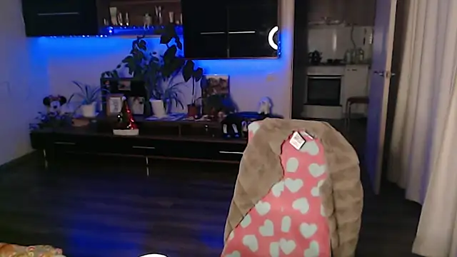 Snapshot of SofiaBoone chatting on 12/19/25, 03:08 SofiaBoone online show from 12/19/25, 03:08