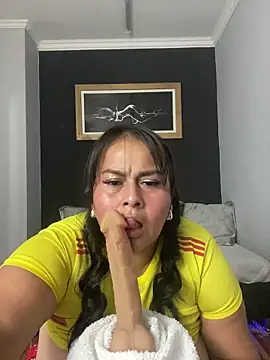Snapshot of SayMarLuna chatting on 06/11/26, 08:18 SayMarLuna online show from 06/11/26, 08:18