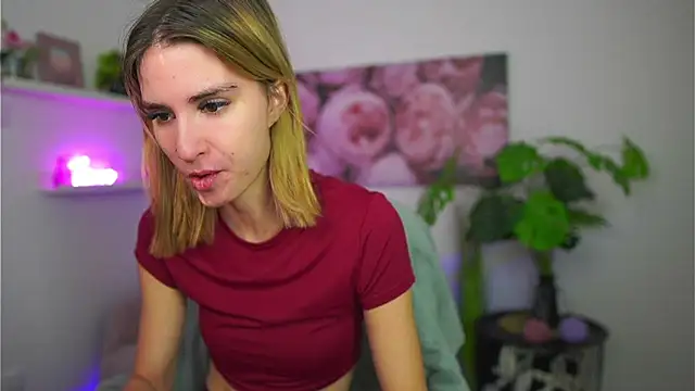  Bella Young online show from 12/15/25, 02:10