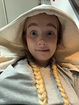 -teenytiny- online show from 02/17/26, 05:08