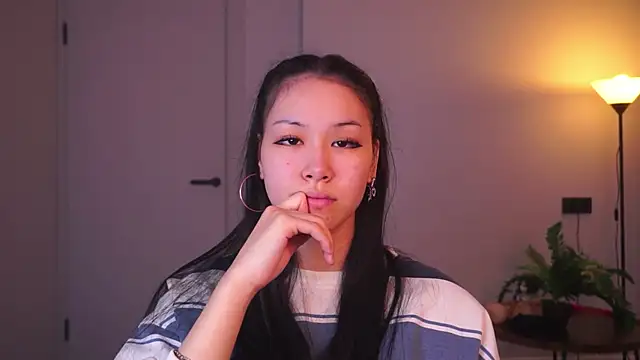 Snapshot of DonaPelligrino chatting on 12/14/25, 05:57 DonaPelligrino online show from 12/14/25, 05:57