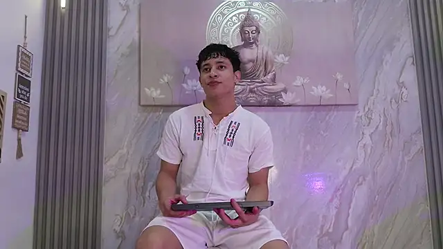 YOUNG GUYS1 online show from 05/01/26, 07:24