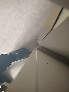 Snapshot of Julie9toma chatting on 12/14/25, 01:49 Julie9toma online show from 12/14/25, 01:49