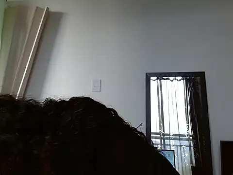 Snapshot of Genesis_Montenegro_Ec chatting on 12/18/25, 12:11 Genesis Montenegro Ec online show from 12/18/25, 12:11