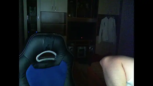 Snapshot of GymGuy0505 chatting on 05/07/26, 09:42 GymGuy0505 online show from 05/07/26, 09:42