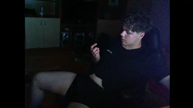 Snapshot of GymGuy0505 chatting on 05/25/26, 09:43 GymGuy0505 online show from 05/25/26, 09:43