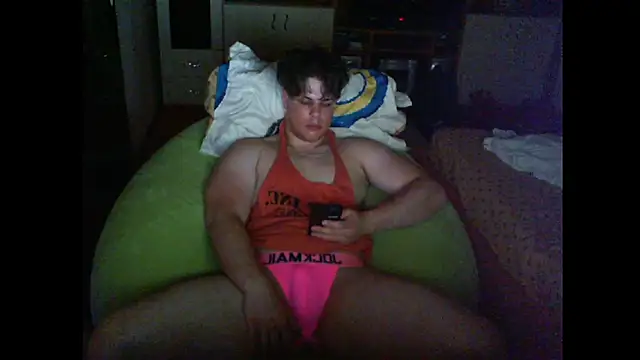 Snapshot of GymGuy0505 chatting on 06/01/26, 07:37 GymGuy0505 online show from 06/01/26, 07:37