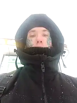 Snapshot of VERLIEBER11 chatting on 12/21/25, 10:00 VERLIEBER11 online show from 12/21/25, 10:00