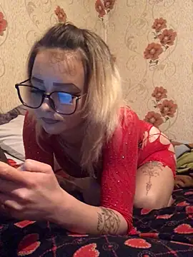 Snapshot of Barbika19 chatting on 12/19/25, 10:17 Barbika19 online show from 12/19/25, 10:17