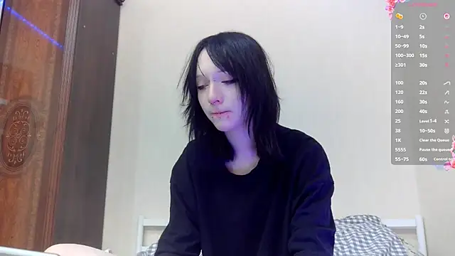 Snapshot of Shine_Luna chatting on 01/07/26, 10:12 Shine Luna online show from 01/07/26, 10:12