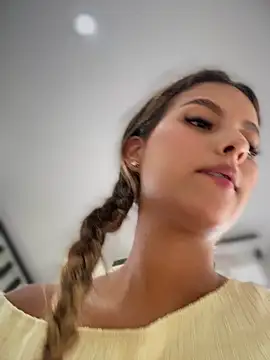 Valeria-escobar online show from 07/28/26, 04:39