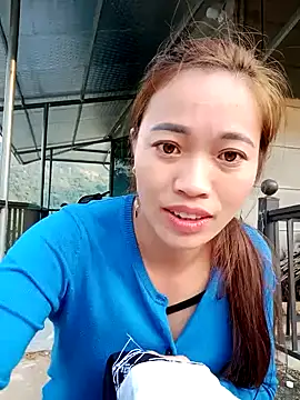 little-effy online show from 12/22/25, 09:17