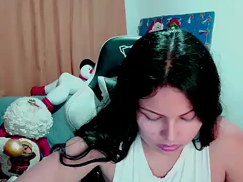 Snapshot of milk_hot_mafe chatting on 12/15/25, 01:43 milk hot mafe online show from 12/15/25, 01:43