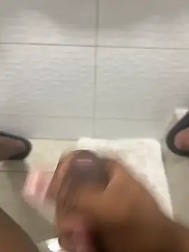 Snapshot of Comeonmyhouse22cm chatting on 02/11/26, 07:08 Comeonmyhouse22cm online show from 02/11/26, 07:08