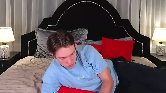 Snapshot of JamesRaww chatting on 12/15/25, 04:44 JamesRaww online show from 12/15/25, 04:44