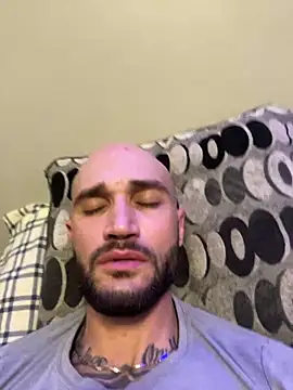 kingNQueen1211 online show from 05/27/26, 08:39