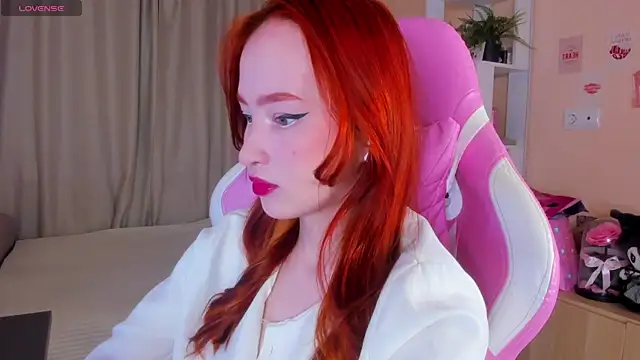 Snapshot of sunflare_ chatting on 12/14/25, 04:34 sunflare online show from 12/14/25, 04:34