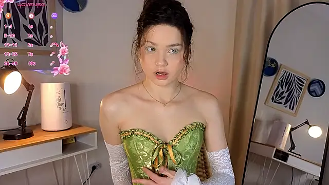 Snapshot of natur_ella chatting on 03/02/26, 01:29 natur ella online show from 03/02/26, 01:29