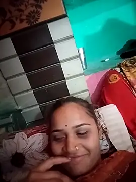 Snapshot of Aaisha_01 chatting on 12/17/25, 08:53 Aaisha 01 online show from 12/17/25, 08:53