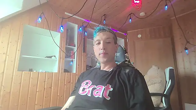 AskAveryAnything online show from 06/13/26, 03:54