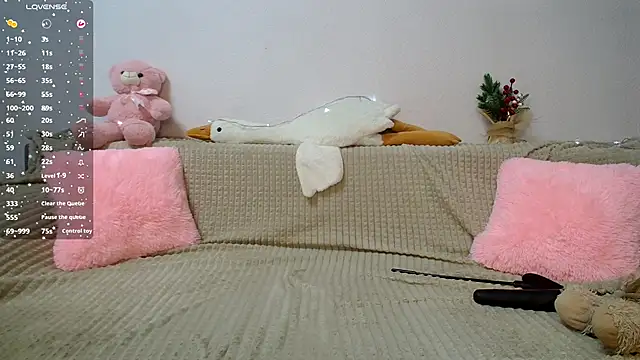 Snapshot of Vero_VibeCharm chatting on 12/14/25, 08:30 Vero VibeCharm online show from 12/14/25, 08:30