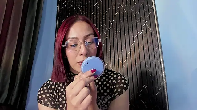 Moolly Evanz online show from 07/15/26, 06:13