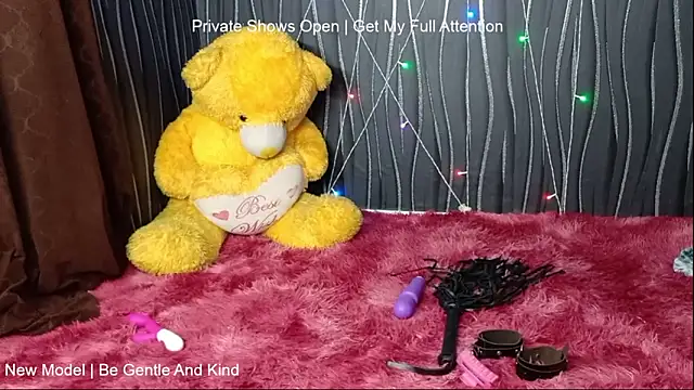 khushigoesnaughty0 online show from 02/03/26, 06:22