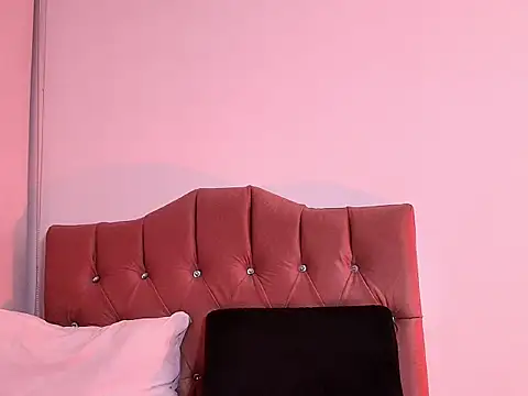 Snapshot of emma_honey__ chatting on 02/24/26, 03:15 emma honey online show from 02/24/26, 03:15