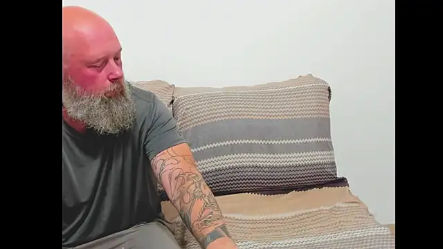 Aurora and the beast online show from 01/05/26, 07:06