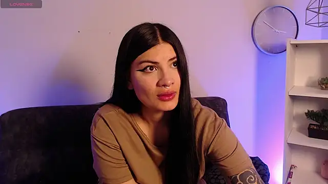 Snapshot of Lunaclarx chatting on 12/17/25, 12:11 Lunaclarx online show from 12/17/25, 12:11