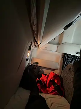 Snapshot of caminhoneironarodagem chatting on 12/18/25, 11:16 caminhoneironarodagem online show from 12/18/25, 11:16