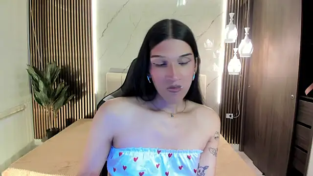 Snapshot of Bianca_baldwin_ chatting on 12/13/25, 08:47 Bianca baldwin online show from 12/13/25, 08:47