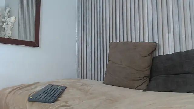 SmoothAlpha  online show from 01/05/26, 06:11