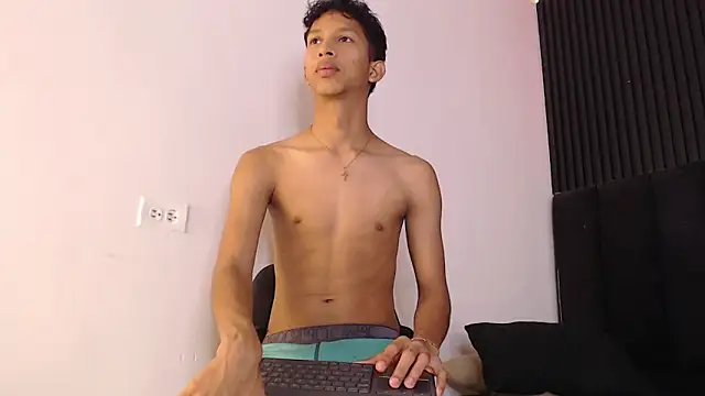 SmoothAlpha  online show from 02/12/26, 02:45