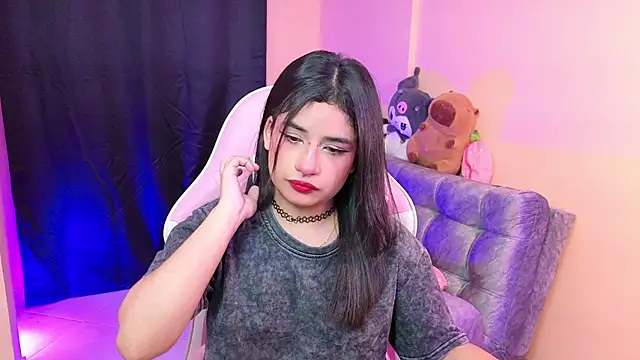 bonnieTaylor1 online show from 12/18/25, 04:40