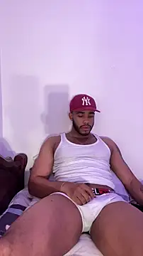 Snapshot of DominicHunter chatting on 12/15/25, 09:41 DominicHunter online show from 12/15/25, 09:41