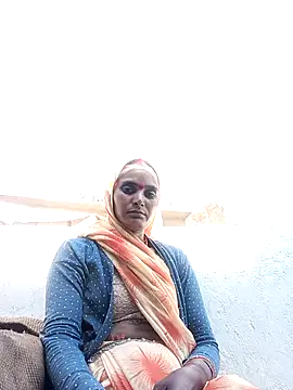 Snapshot of Mohni_pal chatting on 12/17/25, 06:30 Mohni pal online show from 12/17/25, 06:30