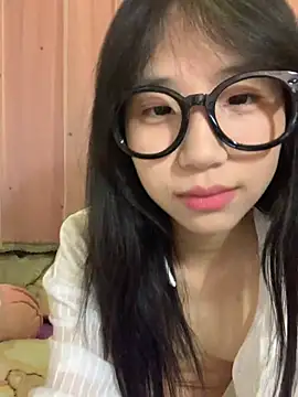 Snapshot of luck-005 chatting on 05/25/26, 03:07 luck-005 online show from 05/25/26, 03:07