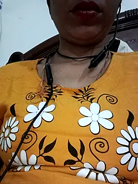 Snapshot of khusi__sharma2004 chatting on 12/22/25, 05:59 khusi sharma2004 online show from 12/22/25, 05:59