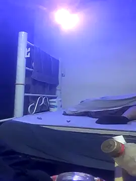 Snapshot of BiSexyCouple chatting on 12/20/25, 02:51 BiSexyCouple online show from 12/20/25, 02:51