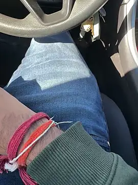 Snapshot of rohitgun023 chatting on 12/17/25, 04:46 rohitgun023 online show from 12/17/25, 04:46