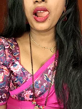 Snapshot of Rachu_love chatting on 06/13/26, 05:33 Rachu love online show from 06/13/26, 05:33