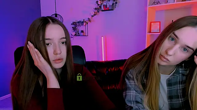 mila firee online show from 04/17/26, 09:01