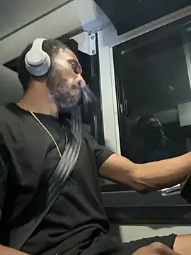 Snapshot of Pleasure_Overlord chatting on 03/04/26, 07:47 Pleasure Overlord online show from 03/04/26, 07:47