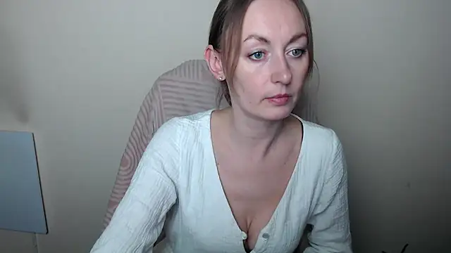 LiaSeass  online show from 04/08/26, 12:16