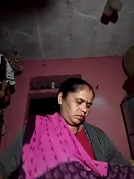 Snapshot of Cut_itri383 chatting on 12/13/25, 09:42 Cut itri383 online show from 12/13/25, 09:42