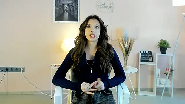 Snapshot of SherronRegler chatting on 12/21/25, 06:09 SherronRegler online show from 12/21/25, 06:09