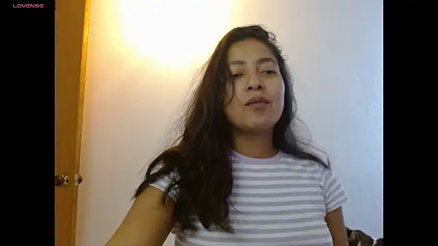 Snapshot of NovahPerotti chatting on 05/29/26, 02:37 NovahPerotti online show from 05/29/26, 02:37