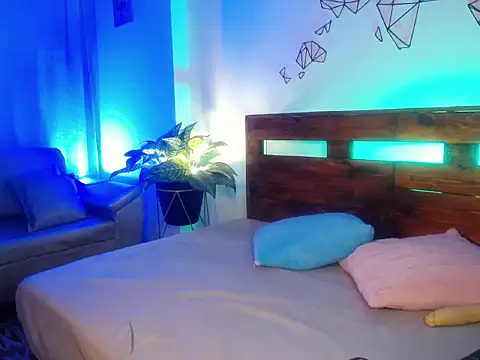 Snapshot of Catalinajoyful chatting on 02/21/26, 04:13 Catalinajoyful online show from 02/21/26, 04:13