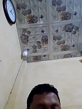 Snapshot of SHARIF12123 chatting on 12/17/25, 12:44 SHARIF12123 online show from 12/17/25, 12:44